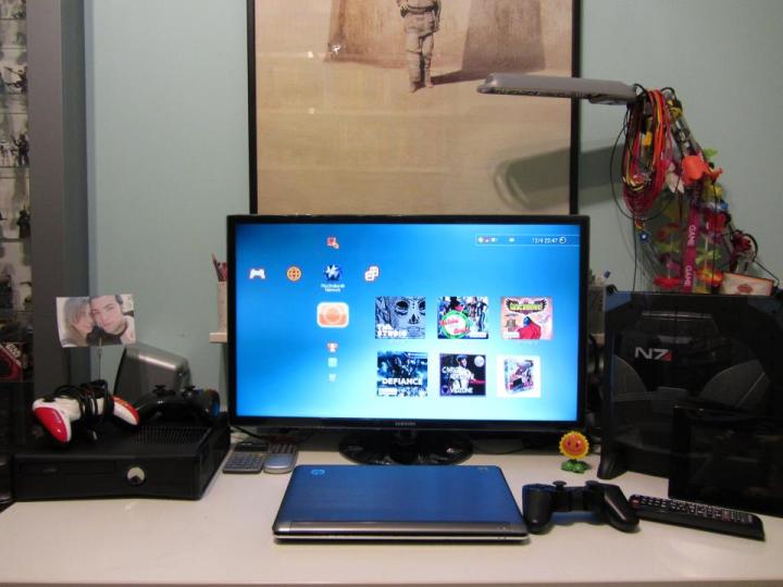 528290_10151342926716431_1357823866_n